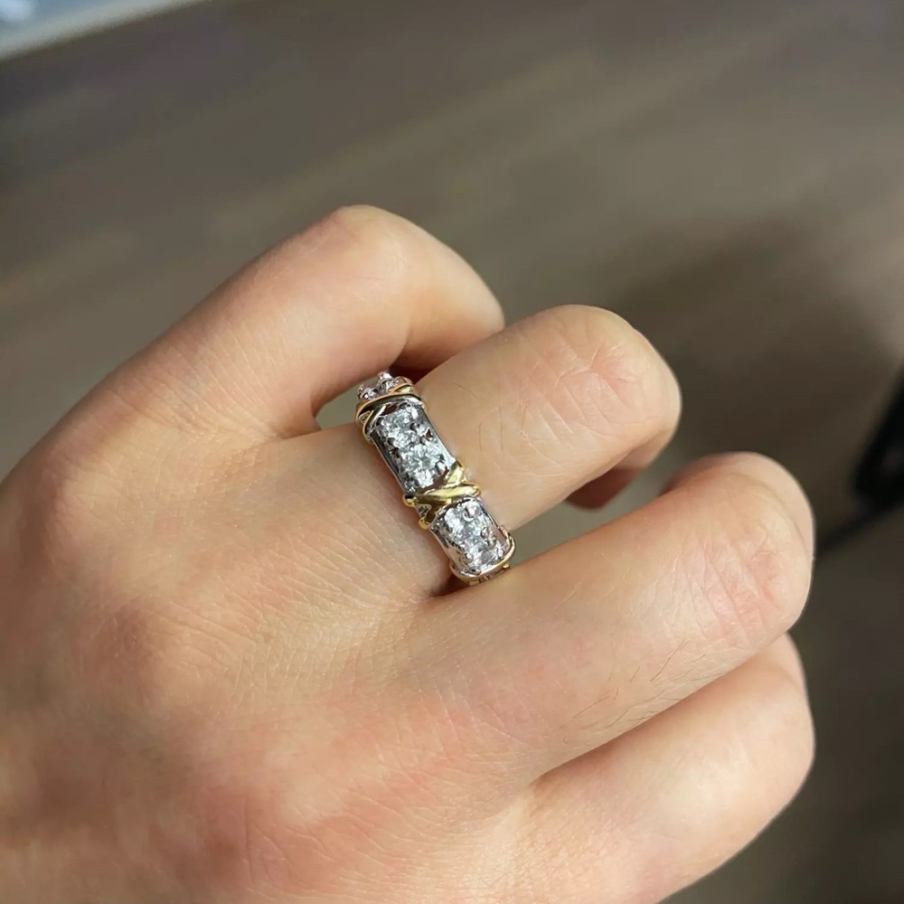 10k 16 Stone Eternity Band - Picture 4 of 16